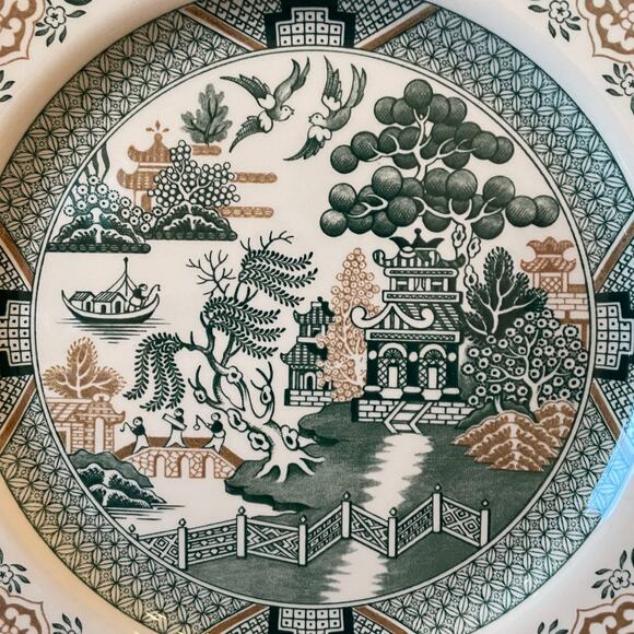 Royal Stafford Dinner Plates 11in Green & Gold Willow Pagoda Set of 4 New - Picture 3 of 16